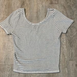 Hollister Striped Scoop Neck Short Sleeve Tee Size M